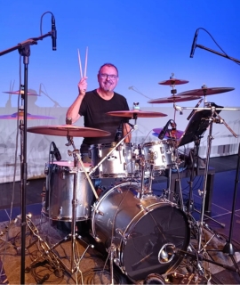 VALENTIN ITURAT HERNANDEZ batería